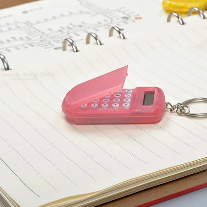 Portable Cute Mini Flip Calculator Pendant – Creative Cartoon Keychain Pocket Calculator for School & Office Supplies Gifts