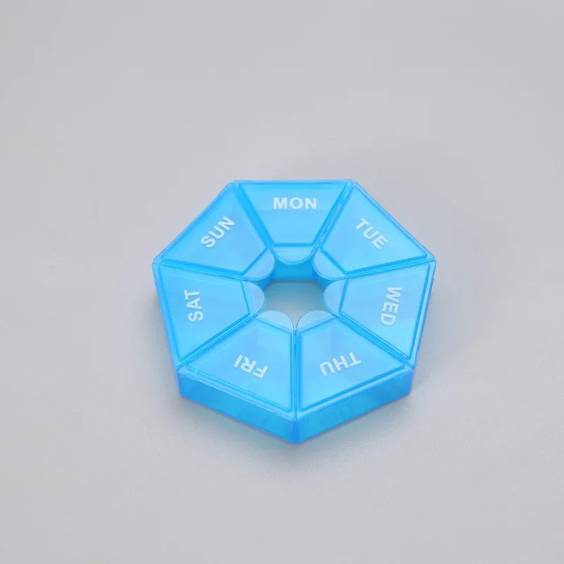 منظم حبوب صغير لمدة 7 أيام – علبة حبوب أسبوعية صغيرة محمولة للسفر والفيتامينات والأدوية