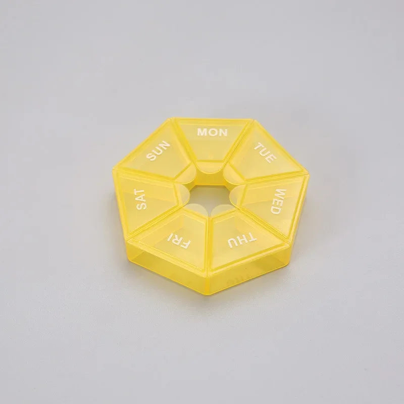 منظم حبوب صغير لمدة 7 أيام – علبة حبوب أسبوعية صغيرة محمولة للسفر والفيتامينات والأدوية