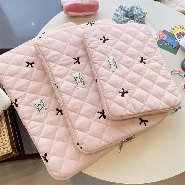 Cute Bow Graphic Laptop Bag & Tablet Sleeve Case – Soft Protective Cover for 11, 13.3, 14, 15.6 Inch MacBook Air/Pro, Xiaomi, Lenovo, Dell Notebooks