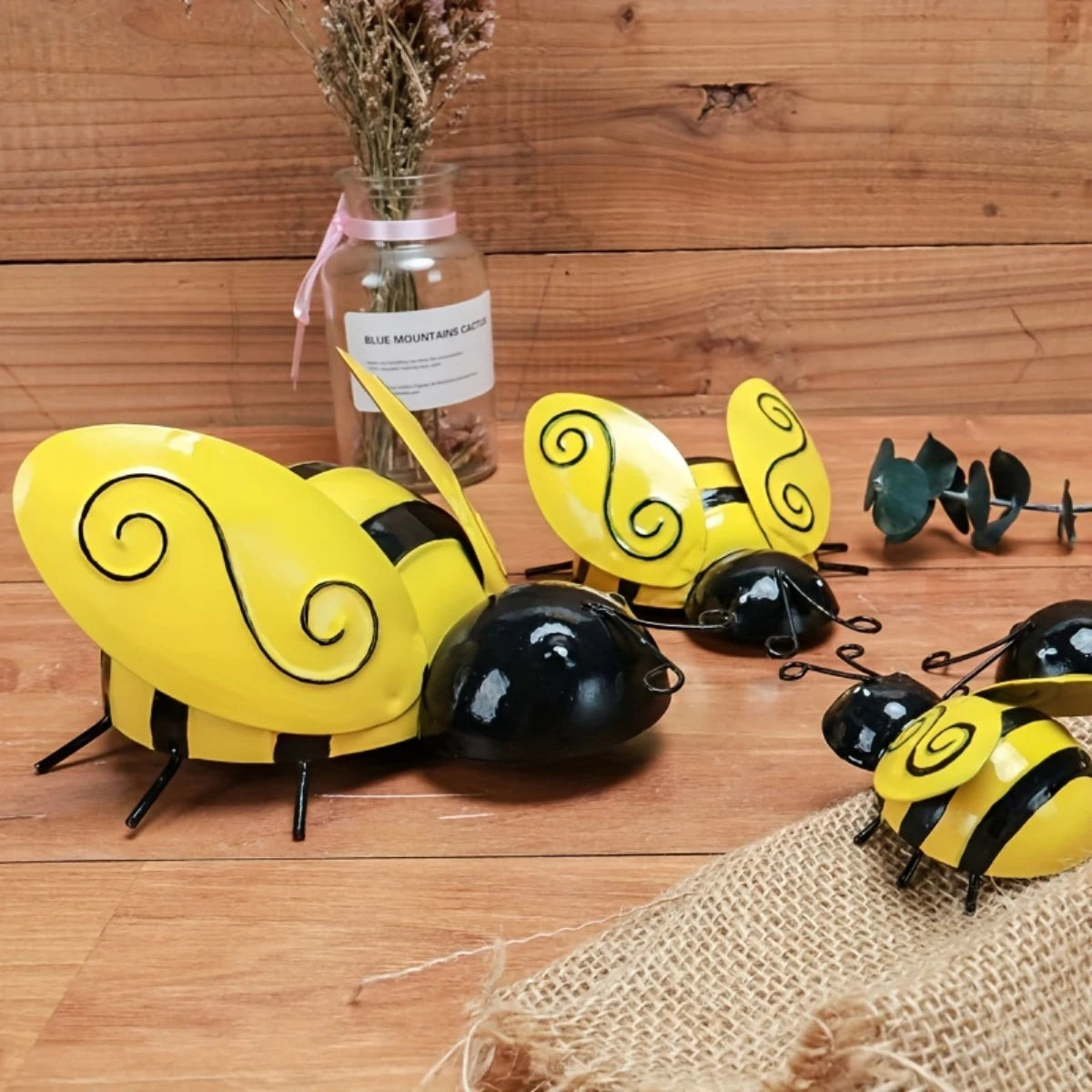 زخارف من الحديد المطاوع، ديكورات جدارية، ساحات خارجية، شرفات، تنسيقات حدائق، أسوار، ديكورات جدارية، تنسيق الحدائق 