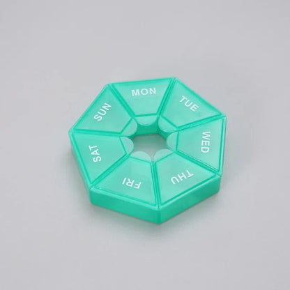 منظم حبوب صغير لمدة 7 أيام – علبة حبوب أسبوعية صغيرة محمولة للسفر والفيتامينات والأدوية