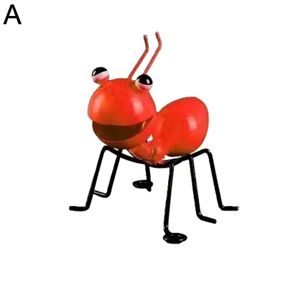 تمثال نملة حديدي فني مكون من 4 قطع، يُستخدم كديكور للحديقة أو كحامل، مناسب لتزيين الفناء الخارجي أو الحديقة أو كقطعة ديكور منزلية أو مكتبية. 