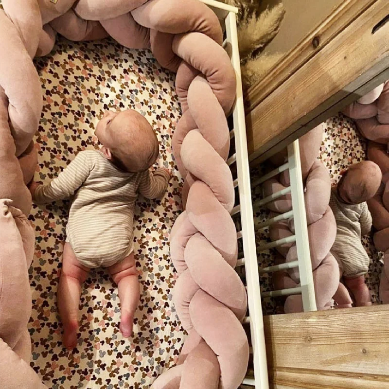 واقي سرير الأطفال المضفر - واقي سرير ناعم معقود لحماية مهد الطفل (1-4 أشهر)