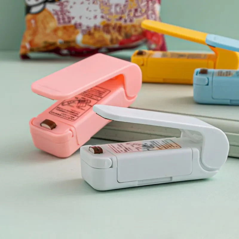 Mini Heat Bag Sealer – Portable Plastic Clip for Food Storage, Snack Packaging & Kitchen Organization