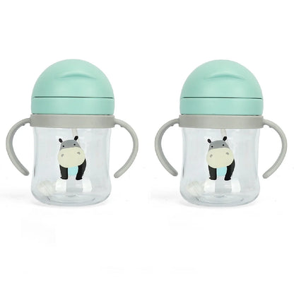 نصف كوب شرب وردي اللون للأطفال سعة 250 مل، مزود بماصة، يعمل بتقنية الجاذبية، ذو فتحة واسعة، مناسب لشرب الحليب والماء، مع مقبض. 