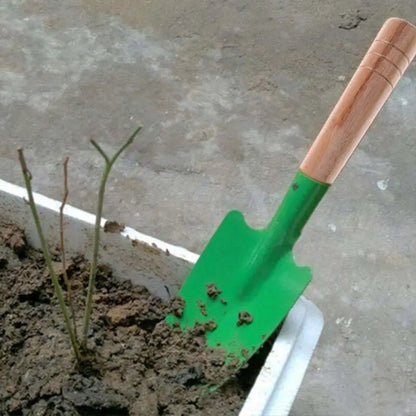 Wooden‑Handle Reinforced Shovel – Sturdy Planting Tool for Loose Soil & Perennials